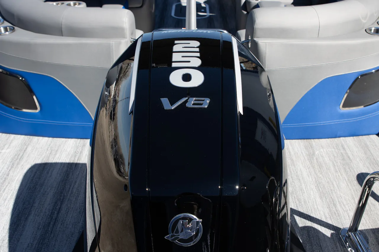 2026 Bennington 23 LT Bowrider Fastback (photo 11)