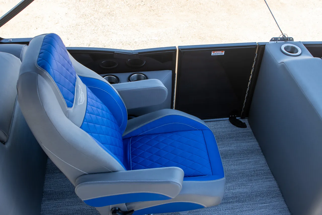 2026 Bennington 23 LT Bowrider Fastback (photo 6)