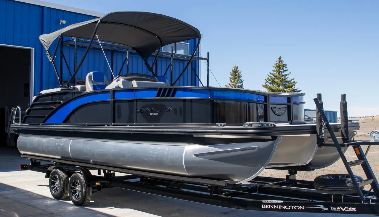 2026 Bennington 23 LT Bowrider Fastback (photo 2)